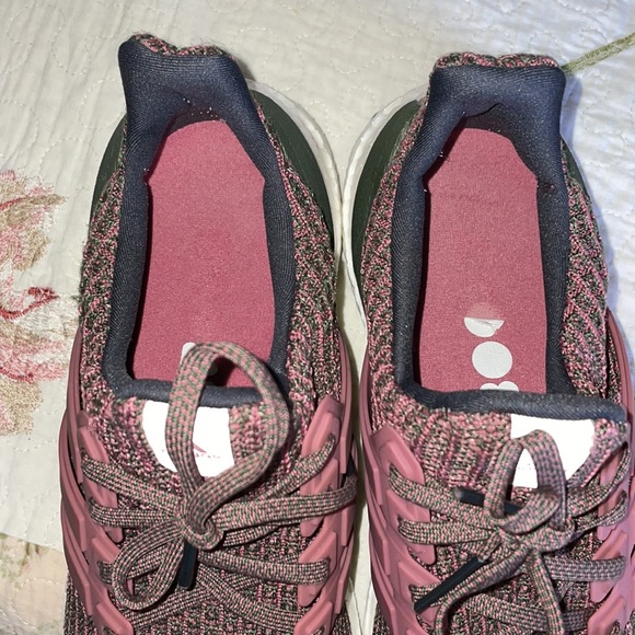 Adidas Ultraboost - Picture 2 of 3